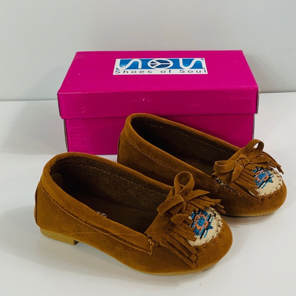 Brand New Toddler Girls Sz 5 Tan Embroidered Flats